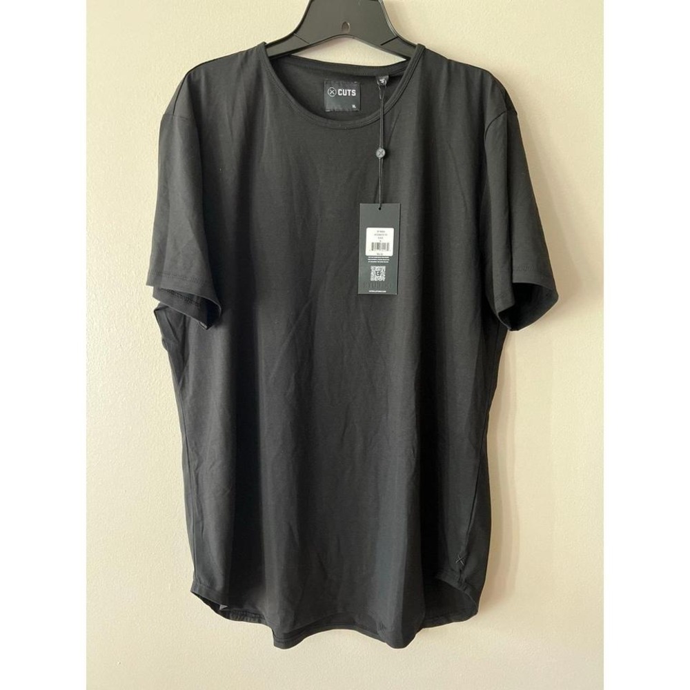 Cuts Clothing Men's Black AO Curve Hem Tee XL NWT